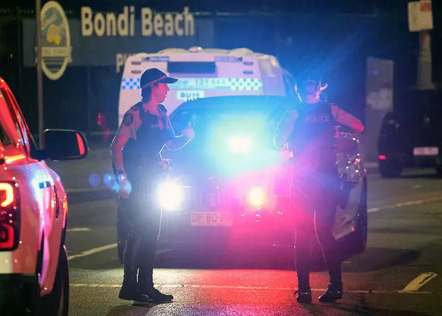 بونڈائی ساحل پر ’باپ اور بیٹے‘ کی فائرنگ سے 15 ہلاکتیں: حملہ آور باپ 1998 میں آسٹریلیا آیا تھا جبکہ بیٹا آسٹریلیا میں ہی پیدا ہوا تھا، وزیرِ داخلہ