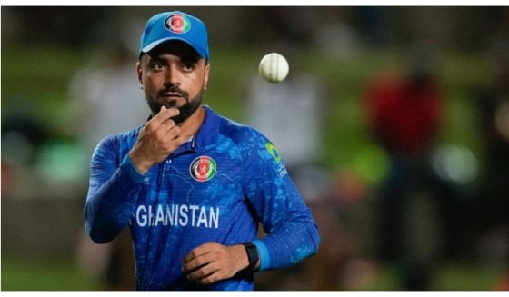 افغانستان میں آزادانہ نہیں گھوم سکتا، بلٹ پروف کار استعمال کرتا ہوں: راشد خان کا اعتراف