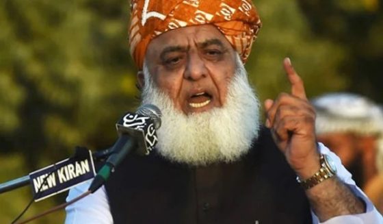 حکومت کا مینڈیٹ جعلی، سوال اٹھاتا ہوں عمران خان گرفتار کیوں ہیں، مولانا فضل الرحمان