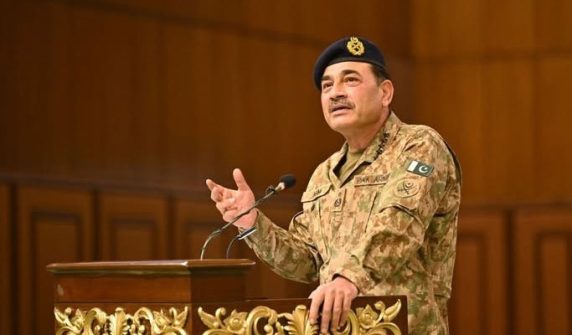 برطانوی جریدے فنانشل ٹائمز نے فیلڈ مارشل عاصم منیر کو کثیر الجہتی خارجہ پالیسی کا ماہر قرار دیدیا