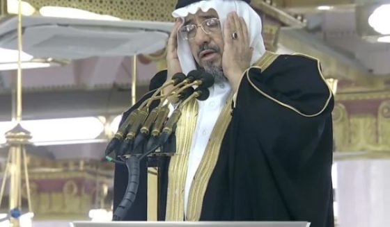 مسجد نبوی کے خوش الحان مؤذن شیخ فیصل انتقال فرما گئے؛ آخری دلگداز اذان وائرل