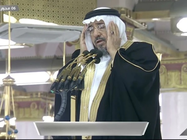 مسجد نبوی کے خوش الحان مؤذن شیخ فیصل انتقال فرما گئے؛ آخری دلگداز اذان وائرل
