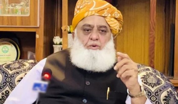 دفاعی قوت کو دفاع کے اعتبار سے مضبوط دیکھنا چاہتے ہیں سیاسی قوت کے طور پر نہیں، فضل الرحمان