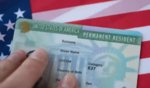 امریکا میں امیگریشن پالیسی مزید سخت، گرین کارڈ لاٹری پر پابندی لگادی گئی