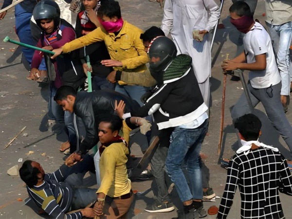 بھارت؛ انتہاپسند ہندوؤں نے ڈنڈے اور لاٹھیاں مار مار کر مسلم مزدور کو قتل کردیا