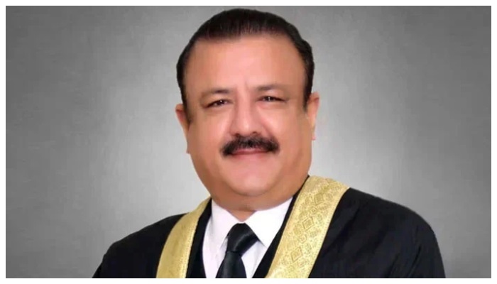 ڈگری کیس: اسلام آباد ہائیکورٹ کے جسٹس طارق جہانگیری جج کے عہدے کیلئے نااہل قرار