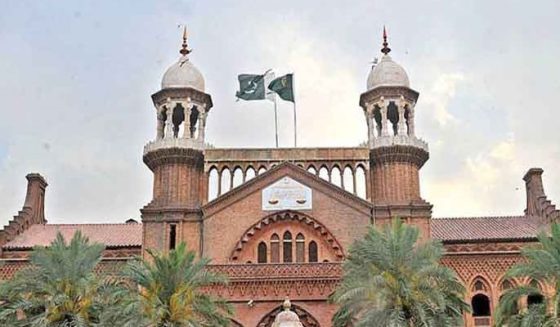 پراپرٹی اونرشپ کیس: عدالتی حکم کے باوجود کسی نے زمینوں پر قبضے دلوائے تو نتائج کیلئے تیار رہے: چیف جسٹس لاہور ہائیکورٹ