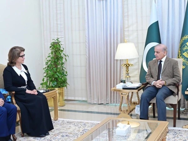 وزیراعظم کا تاجکستان کے ساتھ تجارت، توانائی سمیت کثیرالجہتی تعاون بڑھانے کے عزم کا اعادہ