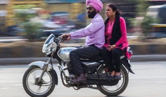 وزیراعلیٰ پنجاب کا سکھ برادری کو ہیلمٹ کے قانون سے مستثنیٰ قرار دینے کا اعلان