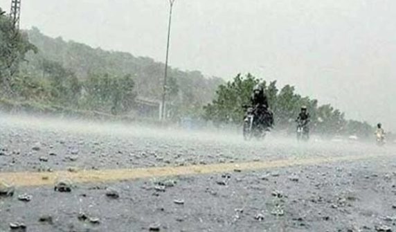 لاہور سمیت پنجاب بھر میں بارش کا سسٹم داخل، بادل کب برسیں گے؟