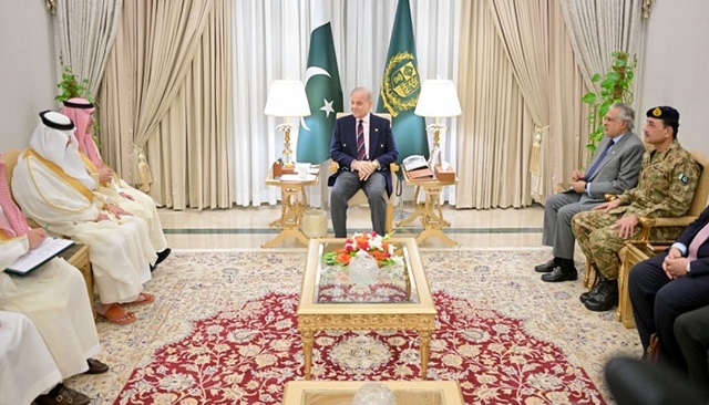 SaudiFinanceMinistermeetsPrimeMinister