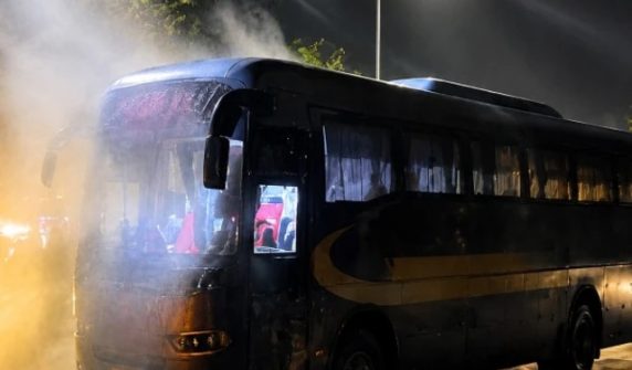 fireingujrattitansbus