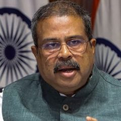 indian education minister resign