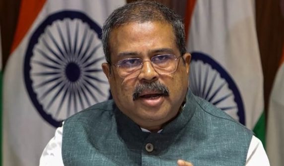 indian education minister resign
