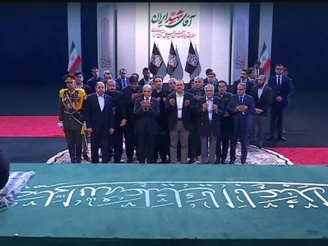 pm shahbaz and asim muneer at tehran