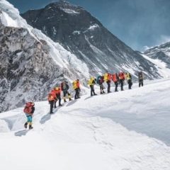 ten climbers missing on pakistan peak