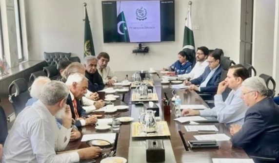 govt and petroleum dealers talks