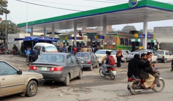 petrol pumps association supports transporters strike