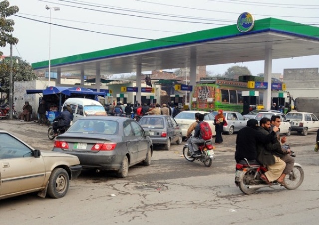 petrol pumps association supports transporters strike