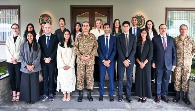 students from harvard business school met asim muneer