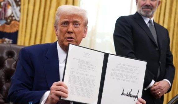 trump renamed lake ontario lake america-
