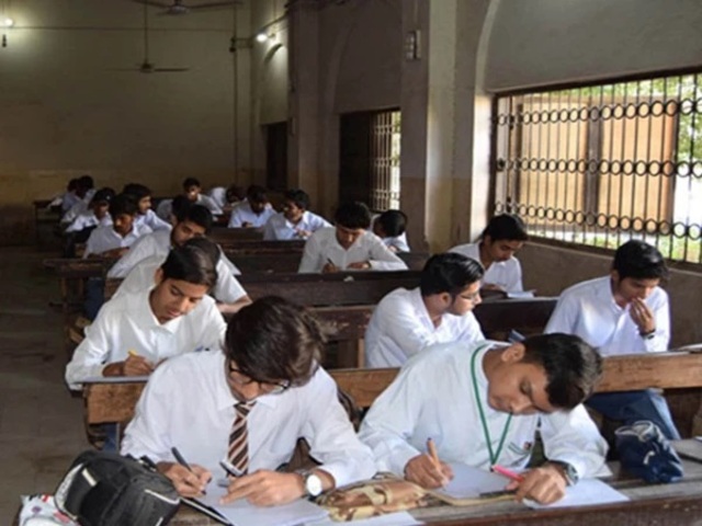 zero marks in paper student moves court against board