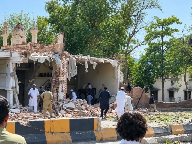 explosion near kohat peshawar road