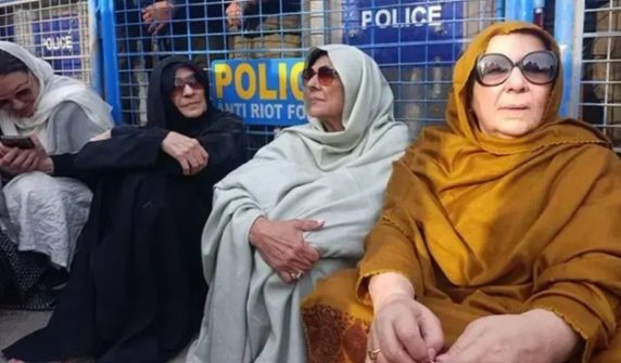 aleema khan,noreen khan uzma khan