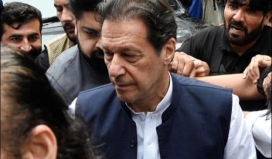 anti terrorism court orders imran khan to be present