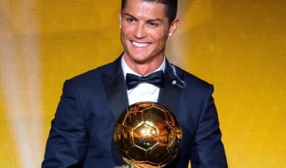 cristiano ronaldo beats lionel messi